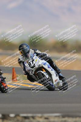 media/Sep-11-2022-SoCal Trackdays (Sun) [[81b7e951af]]/Turn 14 (1130am)/